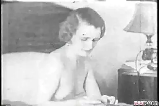 Alexa Rey thỏa mãn phjm sec âm hộ với dương vật giả và con cặc thật.