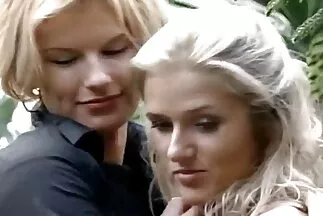 Thư ký tóc vàng trong vớ đen chịch ông chủ trong văn phim sec dac biet phòng.