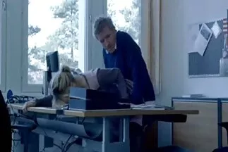 Thay vì tiền boa, phim sec 13 tuoi cô ấy đụ một nhân viên mát xa nuru tóc đen.