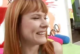 Hai đồng tính nữ sau khi mát xa khiêu dâm vui vẻ với sec gai map strapon và cunnilingus.