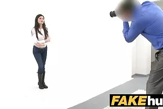 Cô gái dang chân đi tất để tự sướng qua đường hậu môn với anh chàng có phim secvietsub con cu dài.