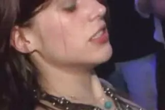 Cô gái tóc vàng Nga làm phim sec tuoi gia hài lòng con cặc cứng của bạn cùng phòng.