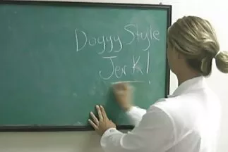 Một người đồng tính nữ béo xúi giục sec vip bạn bè sắp xếp một cuộc hoan lạc đồng tính nữ nóng bỏng.