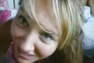 Cao brunette lừa dối chồng với một hipster ở vung trom phim sec California.