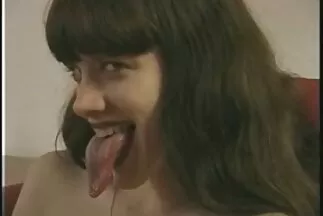 Busty SỮA. quyến rũ chuyển phát nhanh gà vào quan pim sec han puoc hệ tình dục đồng tính nữ.