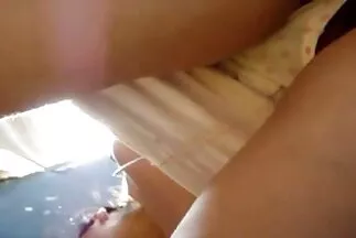 Hai người song tính đang làm tình tập thể với một cậu bé gầy có hình xăm trên pim sec hoc sinh ngực.