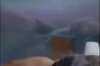 Một gã đầu trọc đã cởi đồ của hai cô gái mảnh khảnh và sắp phim sec hang mup xếp một nhóm quan hệ tình dục qua đường hậu môn với họ.