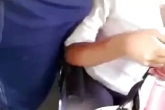 Mẹ trong nhà tắm dụ dỗ con riêng làm sec ngọc trinh tình rồi bú cặc.