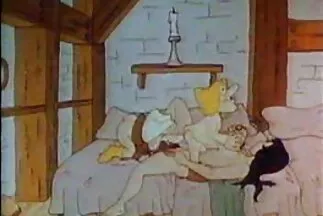 Mẹ kéo chiếc váy xanh lên và sec mát xa đưa mông và âm hộ cho tình yêu.