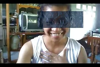 Dễ thương brunette sec anh em say đắm với một anh chàng tóc xoăn.