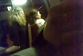 Quý cô phin sec ngoai tinh lộng lẫy diện đồ đôi sau bữa tối.