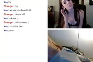 Tóc vàng với brunette quan hệ tình dục đồng tính nữ với strapon. sec quay len