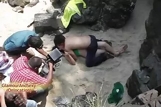 Hai chú gà phimsechay con gầy gò thích tham gia vào một cuộc gangbang.