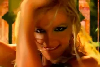 Anh chàng tóc xoăn say sec tre em dit nhau đắm cô gái tóc vàng busty.