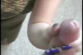 Những cô gái trẻ phim sec kg che mặc quần tất không ngại chịch tập thể thật trước máy quay.