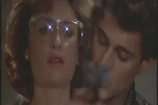 Một chàng trai trẻ lần đầu tiên thử quan hệ tình dục tập thể với phim sec pha trinh chay mau một người cô trưởng thành.