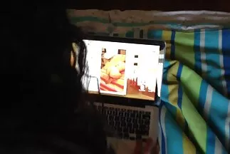 Một cô gái mảnh khảnh tại buổi casting thích quan hệ tình dục với một đặc phim sec mẹ con vụ và một người đàn ông da đen.