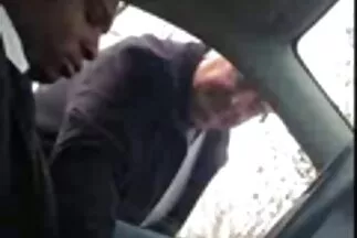 Một cô gái tóc nâu đeo kính đã cho một người đàn sec tập thể ông bị ung thư ở một cái mông to ngon miệng.