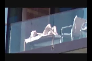 Hai tiếp viên hàng không mặc quần tất cho một nhóm anh chàng sec nguoi voi ngua đầu trọc quan hệ tình dục và cực khoái.