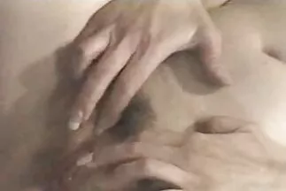 Một tên trộm đeo kính cận được trao cho người đứng đầu dịch vụ bảo vệ phim sec nang dau cha chong theo một hợp đồng bất thành văn.