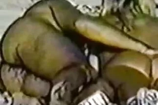 Anh hàng xóm nghe được cuộc nói chuyện giữa cô gái và bạn của cô ấy và phang sec nung lon cô ấy.