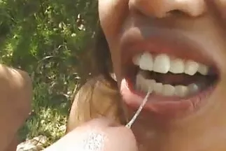 Người đẹp nóng bỏng thử cặc to của anh da đen ba gia sec trong gangbang.