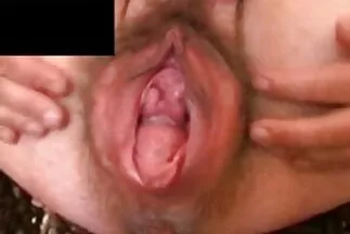 Petite brunette phimsecthu yên một tinh ranh lớn của một người quen mới.