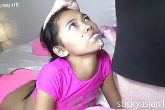 Nga trẻ brunette sau khi thoát y lan rộng phim sec đep chân cho âm đạo.