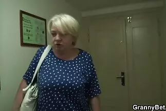 Y tá tuyệt đẹp Riley sec tap the Reid thúc đẩy phục hồi!.