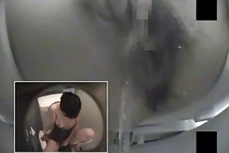 Cô gái tóc nâu thèm ăn có quan hệ tình dục xemphimsecvn với bạn của cô ấy trong nhà bếp.