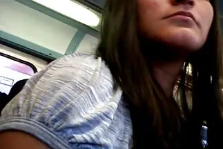 Cô gái và bạn trai của mình trên giường làm tình cuồng nhiệt và sung sướng. phim sec cho choi nguoi