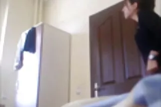 Em gái chân thon phim sec loan kuan lộ cặp mông căng tròn cho Nga xem hậu môn.