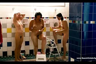 Y tá sau khi hút đã phim sec phu de hay sẵn sàng để lộ âm đạo để giao hợp.