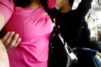 Một cô gái tóc vàng trẻ tuổi đã kích thích anh trai phimsectrungquoc kế của cô ấy bằng một công việc thổi kèn và chịch anh ta.