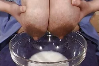 Em gái trẻ đến casting khoe hình sec hoc xinh xăm xoè chân để bán dâm.