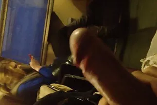 Một thanh niên chịch bà mẹ ngực khủng sau khi fim sec tưới nước và thổi kèn.