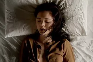 Một phim sec hip dam người đàn ông đánh đập dã man một cô gái nghịch ngợm đến thăm.