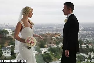 Một gã có cái buồi dài bị những con điếm đi tất bít lỗ xemsec đít tập thể về nhà