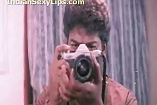 Các cô gái Nga phim sec han đã sắp xếp một cuộc hoan lạc tự chế thực sự trên đi văng với các chàng trai.