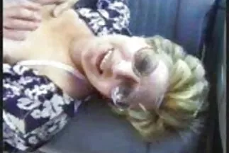 Cô gái tóc đỏ giật người đàn ông với sec nha nghi cặp mông ngon lành và rên rỉ vì những cuộc đua trên dương vật.