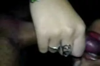 Blonde phimsechd với bộ ngực to trên ghế cums trong nhà spanking.