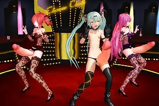 Một anh chàng có râu quyến rũ một cô gái tóc vàng busty và chịch cô ta bằng phimsecthudam một con cặc.