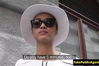 Cô gái tóc nâu làm tình với đàn ông hàng phim sec khi chong vang nha hiệu trên chiếc giường mới mua