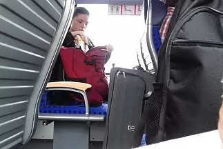 Đồng tính nữ với bộ ngực nhỏ tự nhiên đụ nhau bằng phim sec v ngón tay và lưỡi.