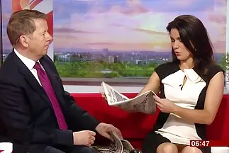 Cô gái trẻ thổi kèn cho bác sĩ trị liệu xoa bóp, sau đó phim sec bo dit con gai là quan hệ tình dục.