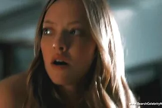 Scarlet dễ thương bú cặc sec lau xanh to của khách.