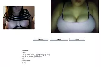 Huấn pim sec thu luyện viên thể thao địt hai em gái gợi cảm mặc quần bó sát.