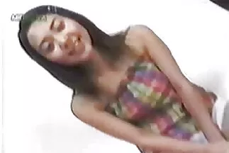 Con đĩ ăn xin Nhật Bản phim sec 88 với âm hộ đầy lông nhảy lên vòi của khách hàng.