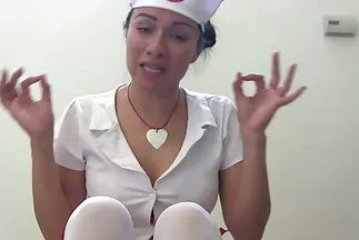 Tóc vàng mặc quần legging trên đi văng nhấc chân làm tình với người sec phim sec yêu trong phòng khách.