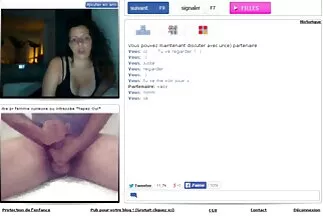 Anh chàng phim sec me ban tóc vàng với bộ ngực đẹp sau khi đụ một mình.